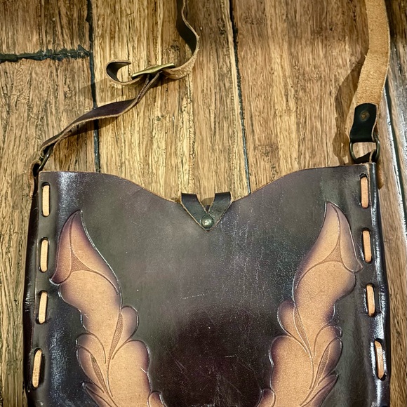 Wabags 100% Genuine Leather Tooled Purse - Picture 3 of 8